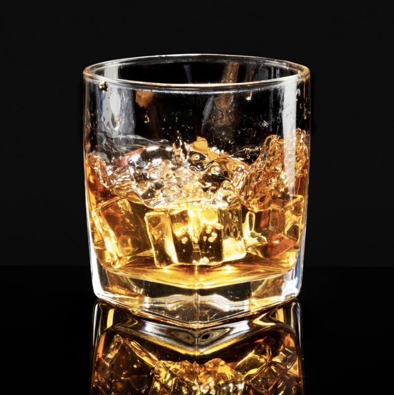 Trump “grazia” il whisky scozzese: cancellati i dazi all’import negli Usa Trump “grazia” il whisky scozzese: cancellati i dazi all’import negli Usa