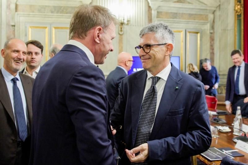 Campagna istituzionale sul vino: al via una strategia condivisa per riaffermarne il valore culturale e socioeconomico Campagna istituzionale sul vino: al via una strategia condivisa per riaffermarne il valore culturale e socioeconomico