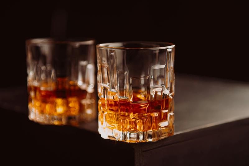USA annuncia l’eliminazione dei dazi del 10% sui whiskey britannici. USA annuncia l’eliminazione dei dazi del 10% sui whiskey britannici.